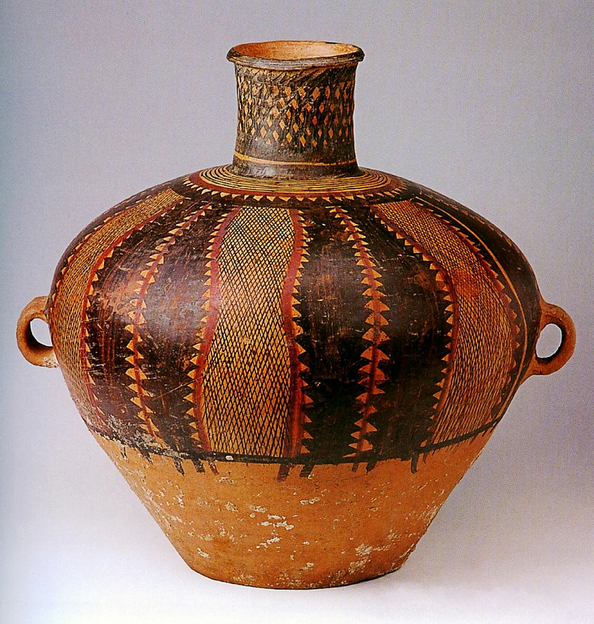 文物# 【马家窑文化半山类型彩陶】昨天分享了一组新石器时代陶器