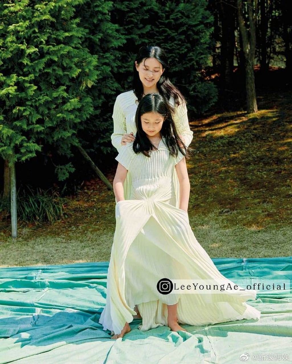 6月19日,李英爱2009年嫁美籍韩裔商人郑豪泳,2011年诞下一对龙凤胎