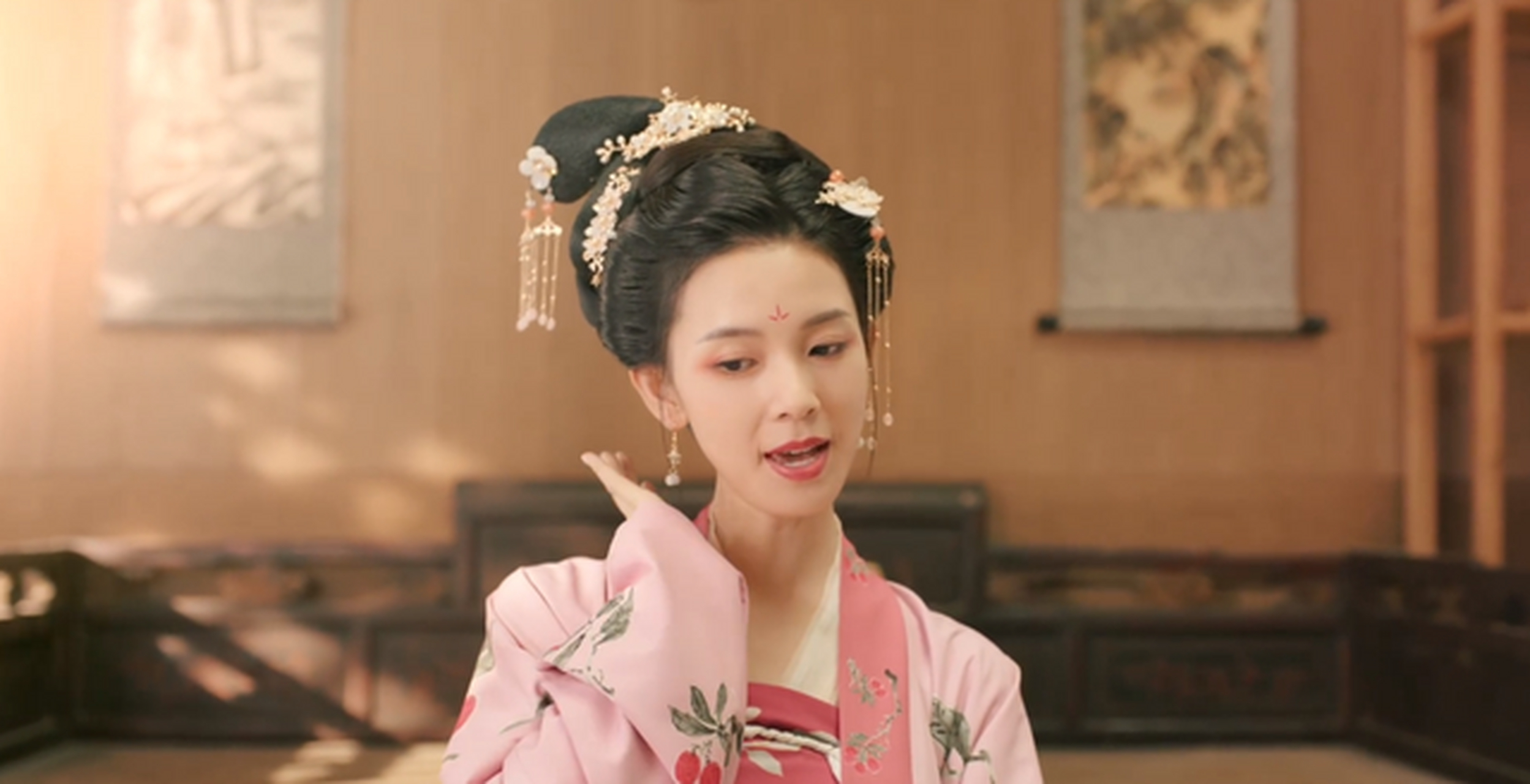 扮贵妃却"身材干撇 嘴凸",美貌度直线下降 提起陈瑶,我们首先想到的都