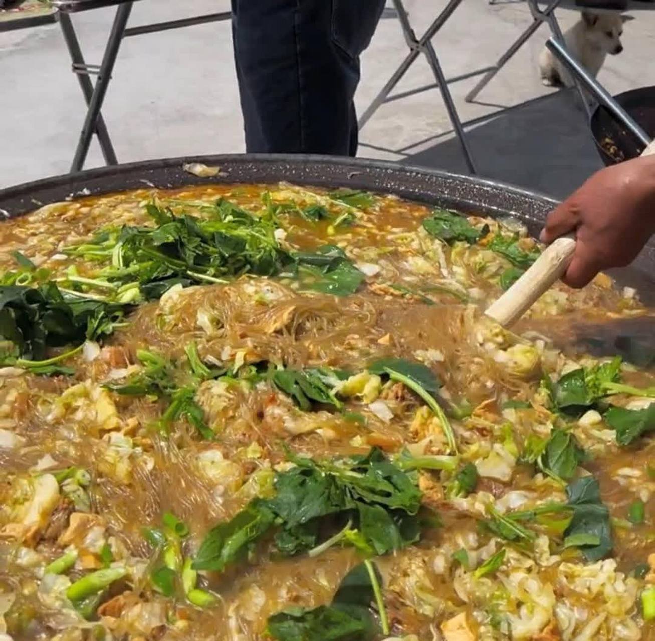 农村的大锅菜,虽然不好看,但是很好吃[三哈][三哈]愿您们一生健康快乐