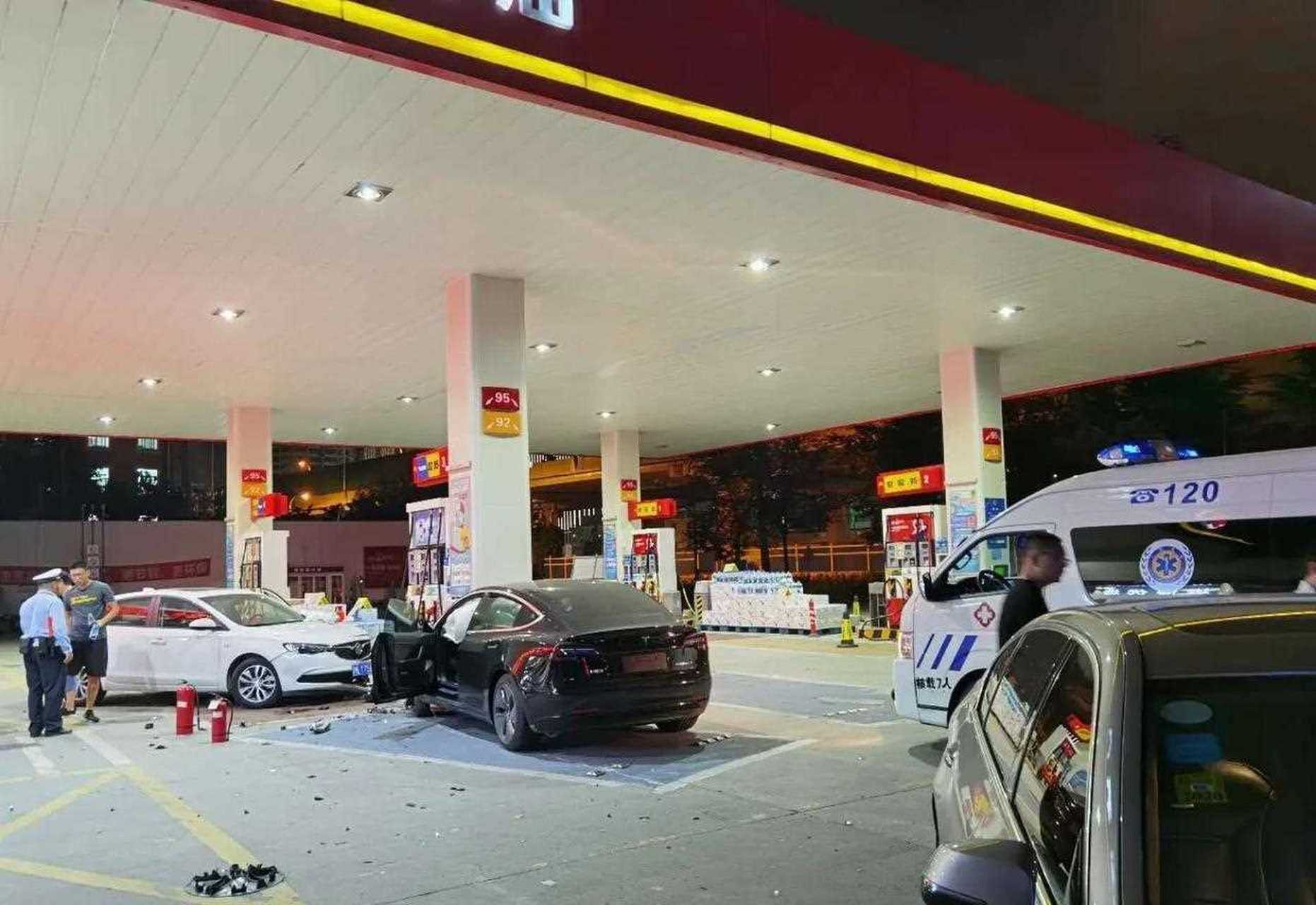 这场事故很蹊跷 麻豆3还有燃油版了么[抠鼻]