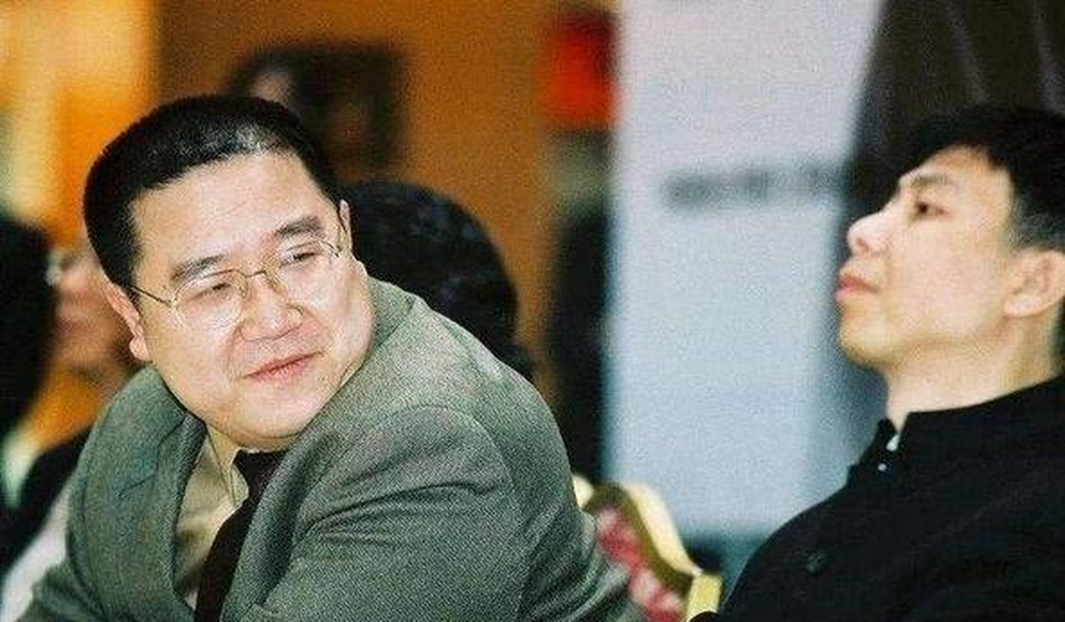 而此时的宋丹丹也刚结束了一段感情,和前男友相爱五年的感情无疾而终