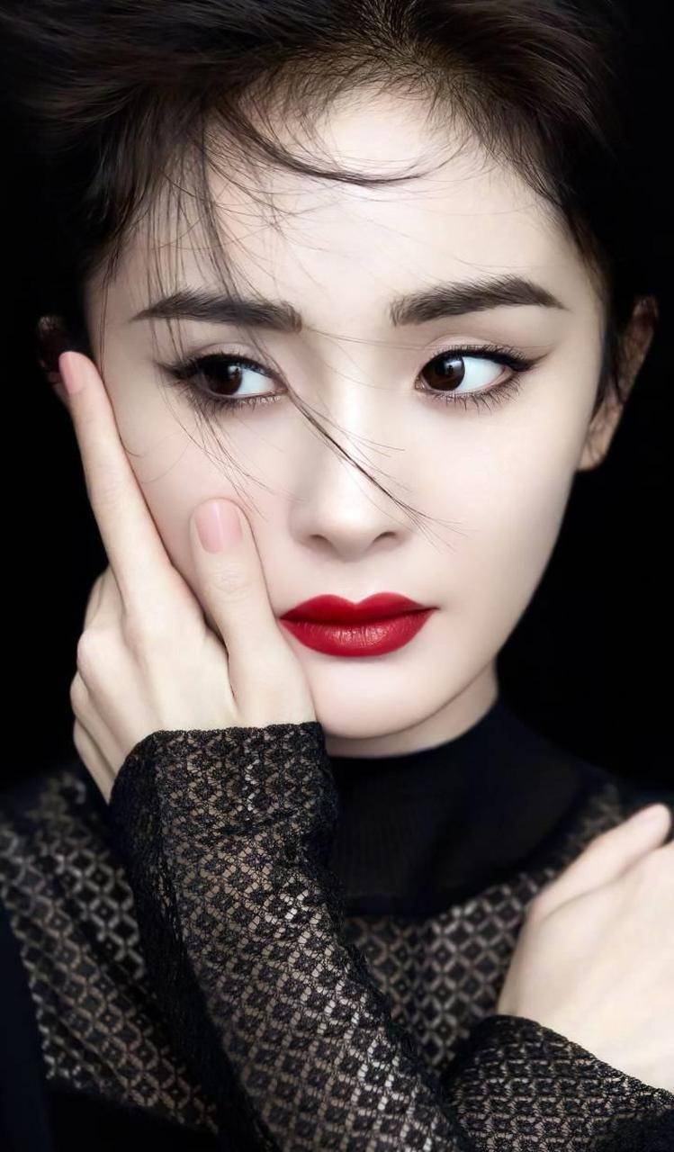 烈焰红唇女艺人高清手机壁纸 粉丝们觉得谁最漂亮评论关注转发分享