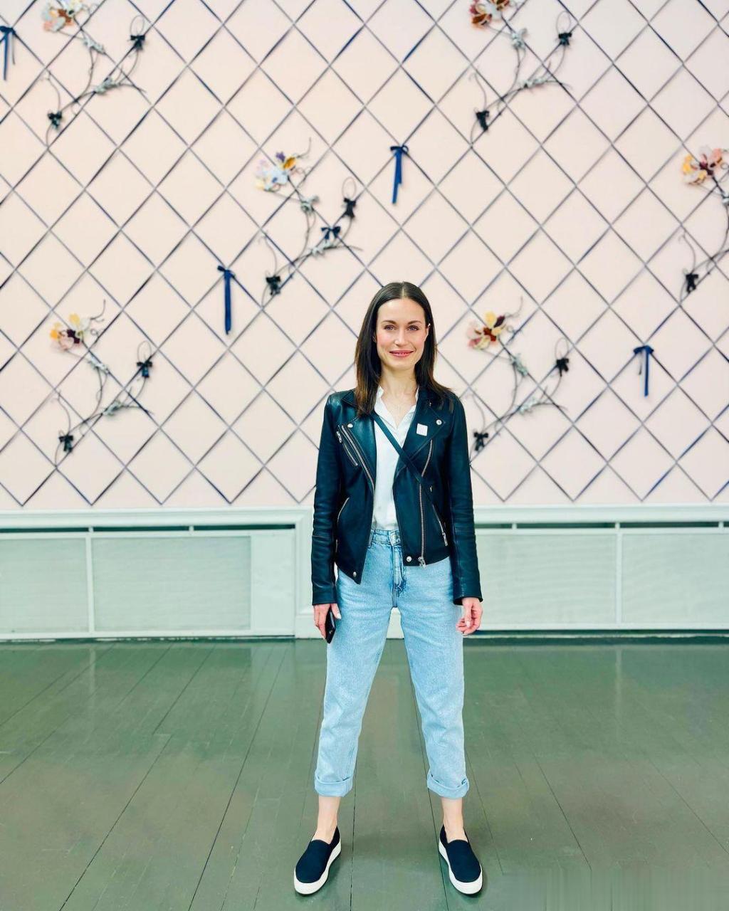 卸任后的芬兰前美女总理sanna marin马林,这女的也算是压线完成了主子