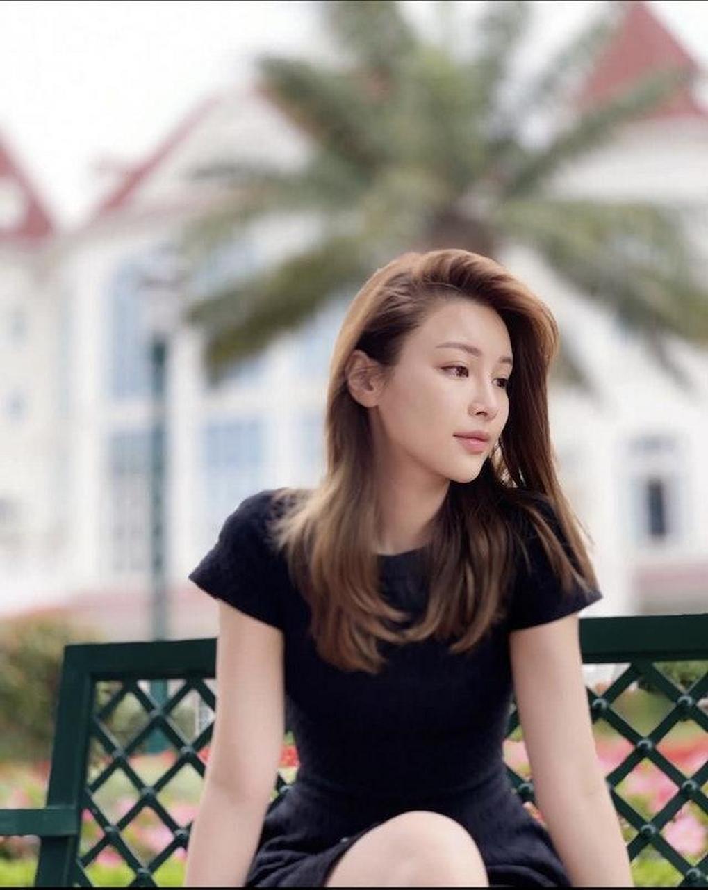 现年33岁的张曦雯(kelly) 向来样靓身材正,是不少人心目中的女神,且无