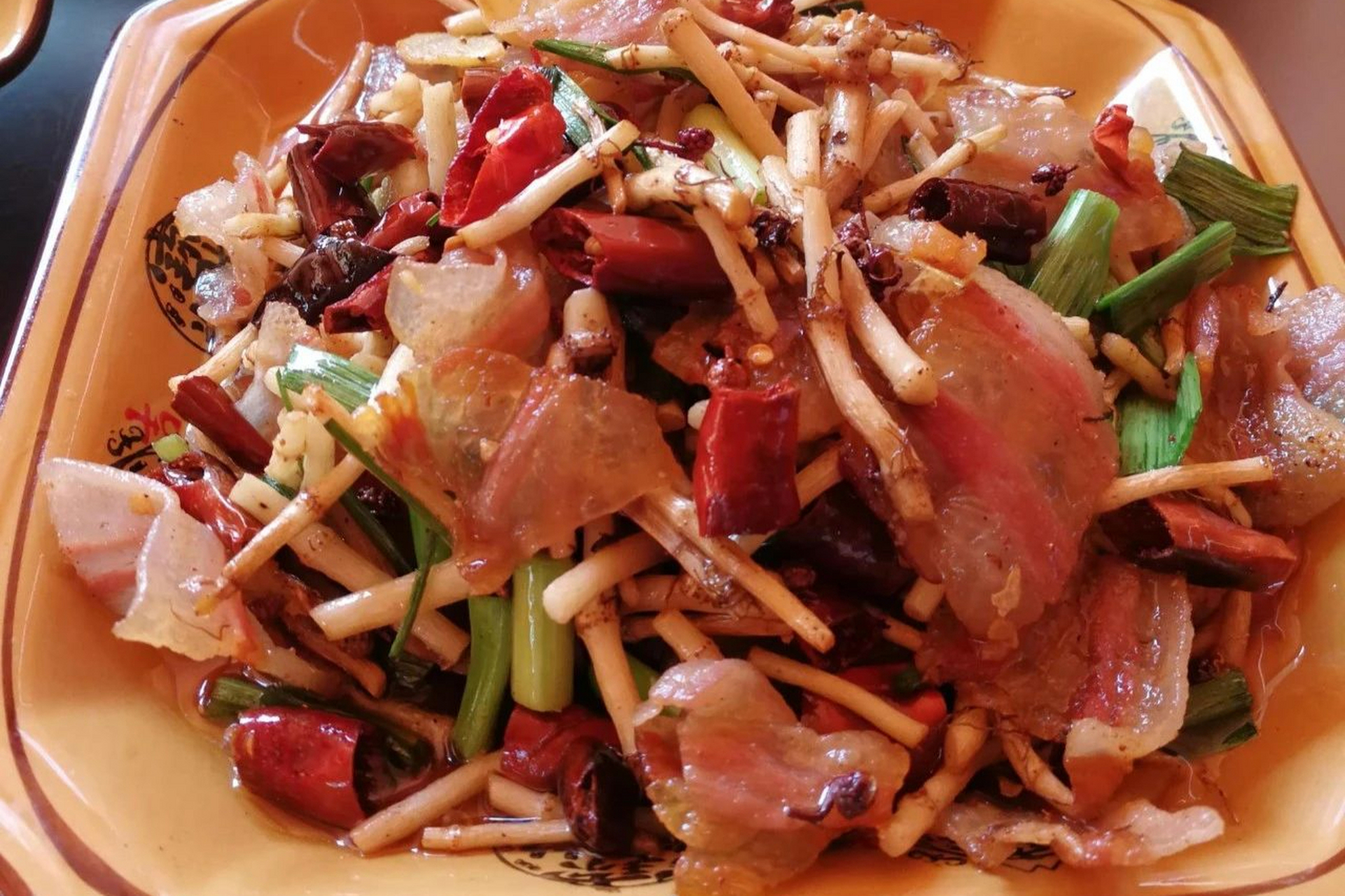 贵州盘州火腿,这个是著名的地方特产,让你无法抵挡它的魅力.