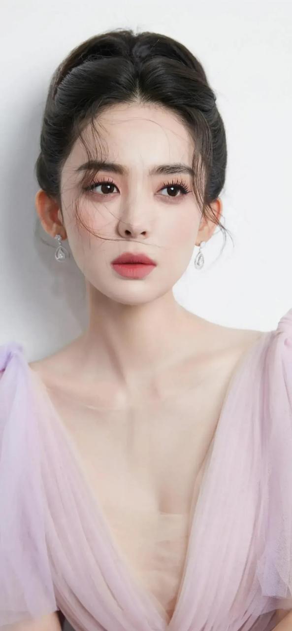 世情随愿见人性,颜美盈温质品心 就算有瑕不掩瑜,是真是假能分清