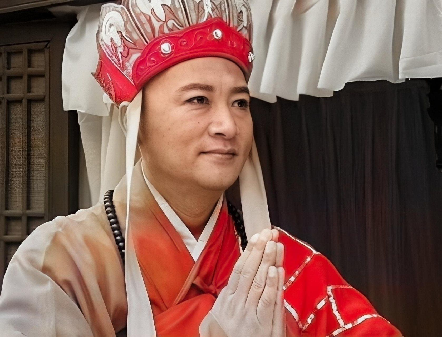 1978年,迟重瑞大学毕业后开始工作.照片中,他只有26岁,非常英俊.