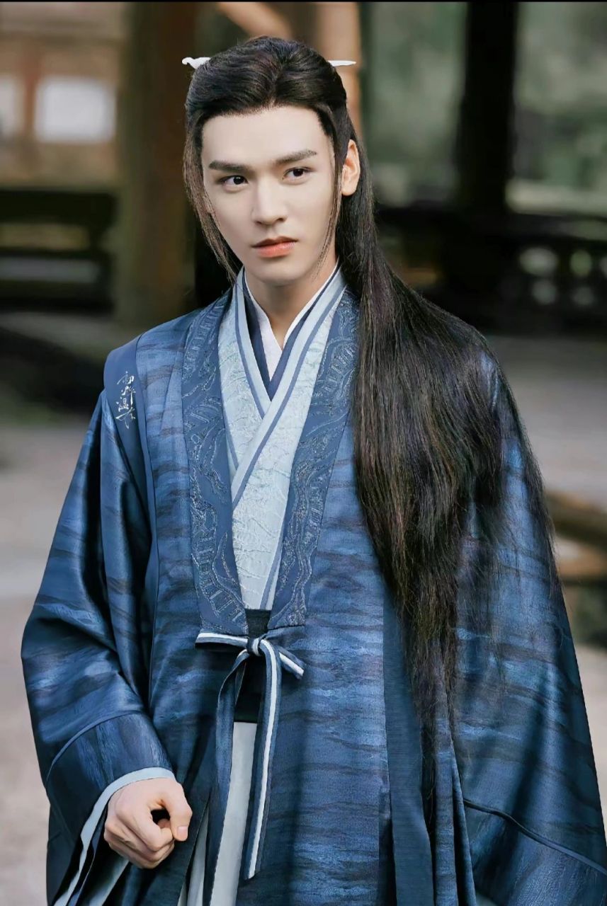 明星背后资本系列之龚俊 来个简介咯 名字——龚俊/俊子 出生于