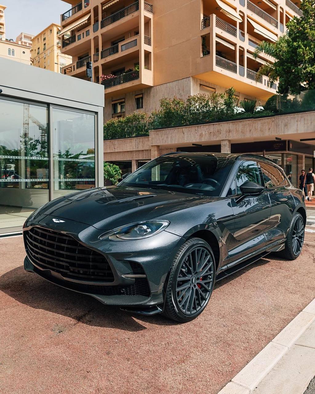 aston martin dbx707 couleur xenon grey 阿斯顿·马丁dbx  car时尚