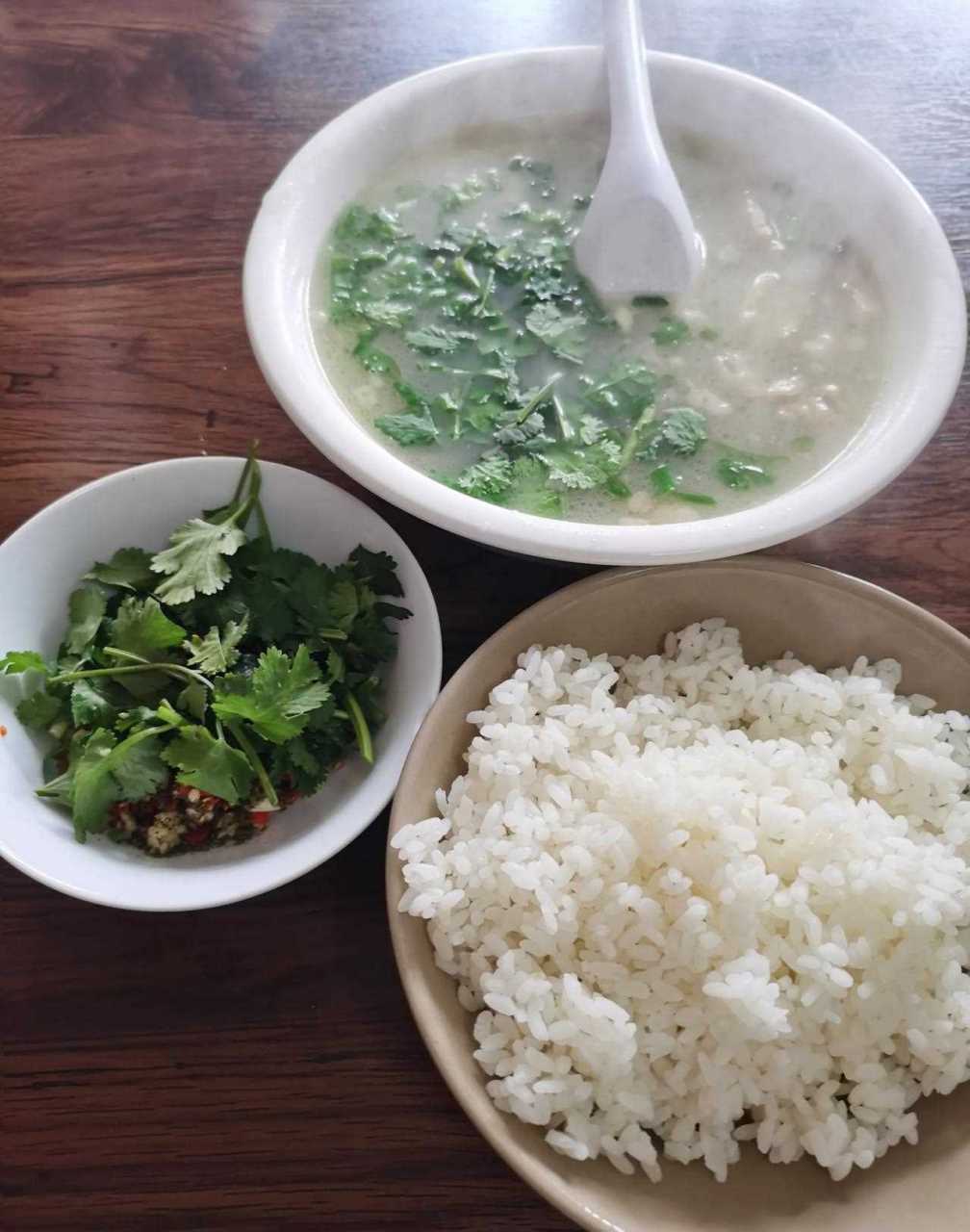 四川特色碗碗羊肉,这汤居然能熬这么白?[机智][庆祝]