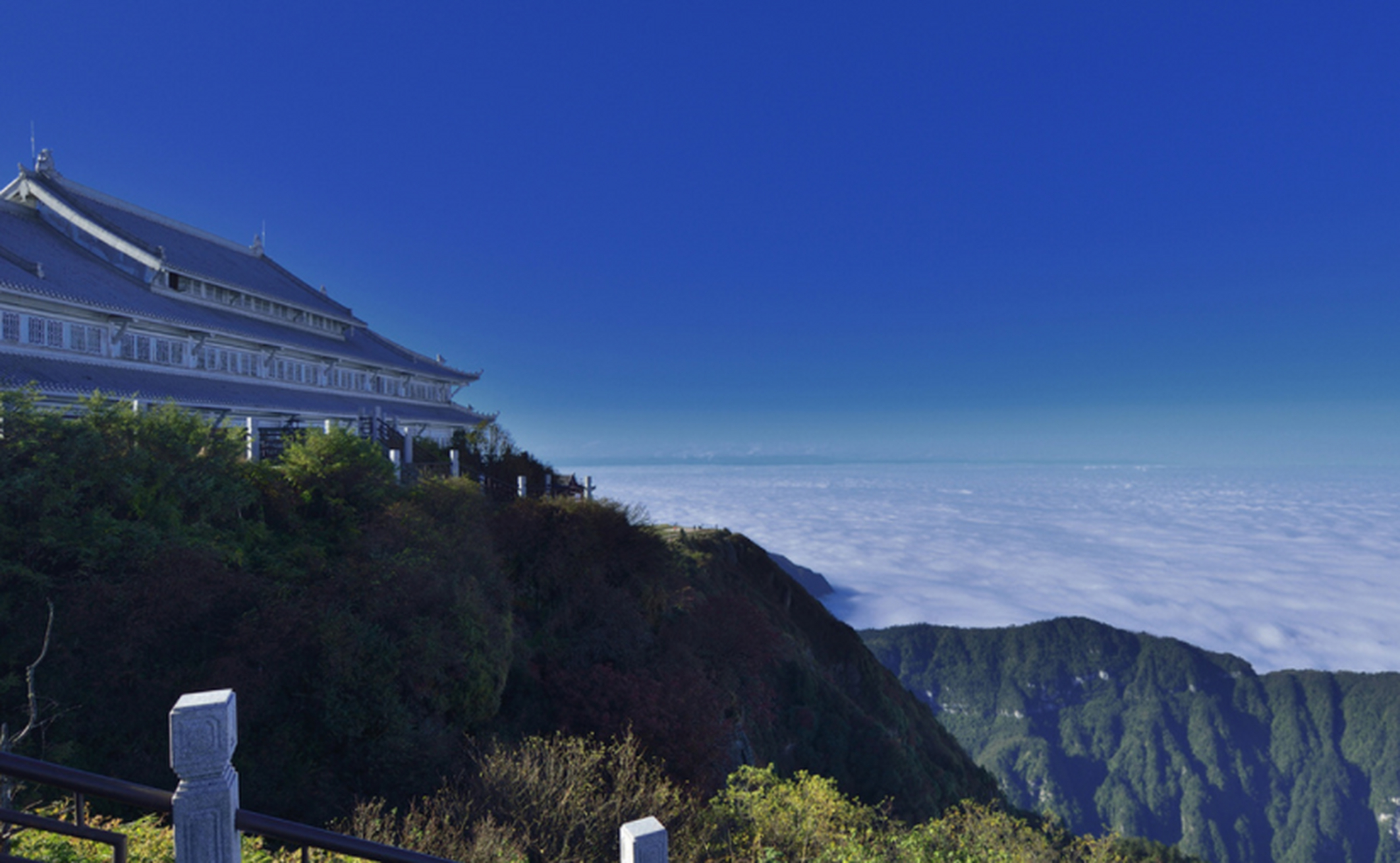 重逢巴蜀# 峨眉山,位于四川省乐山市峨眉山市境内,地势险峻,景色秀丽