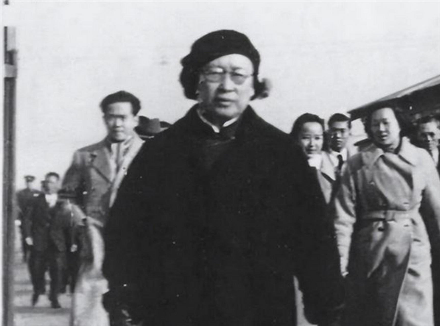 大汉奸汪精卫之妻陈璧君的最后故事  1944年,秋风送来了一阵凄凉的寒