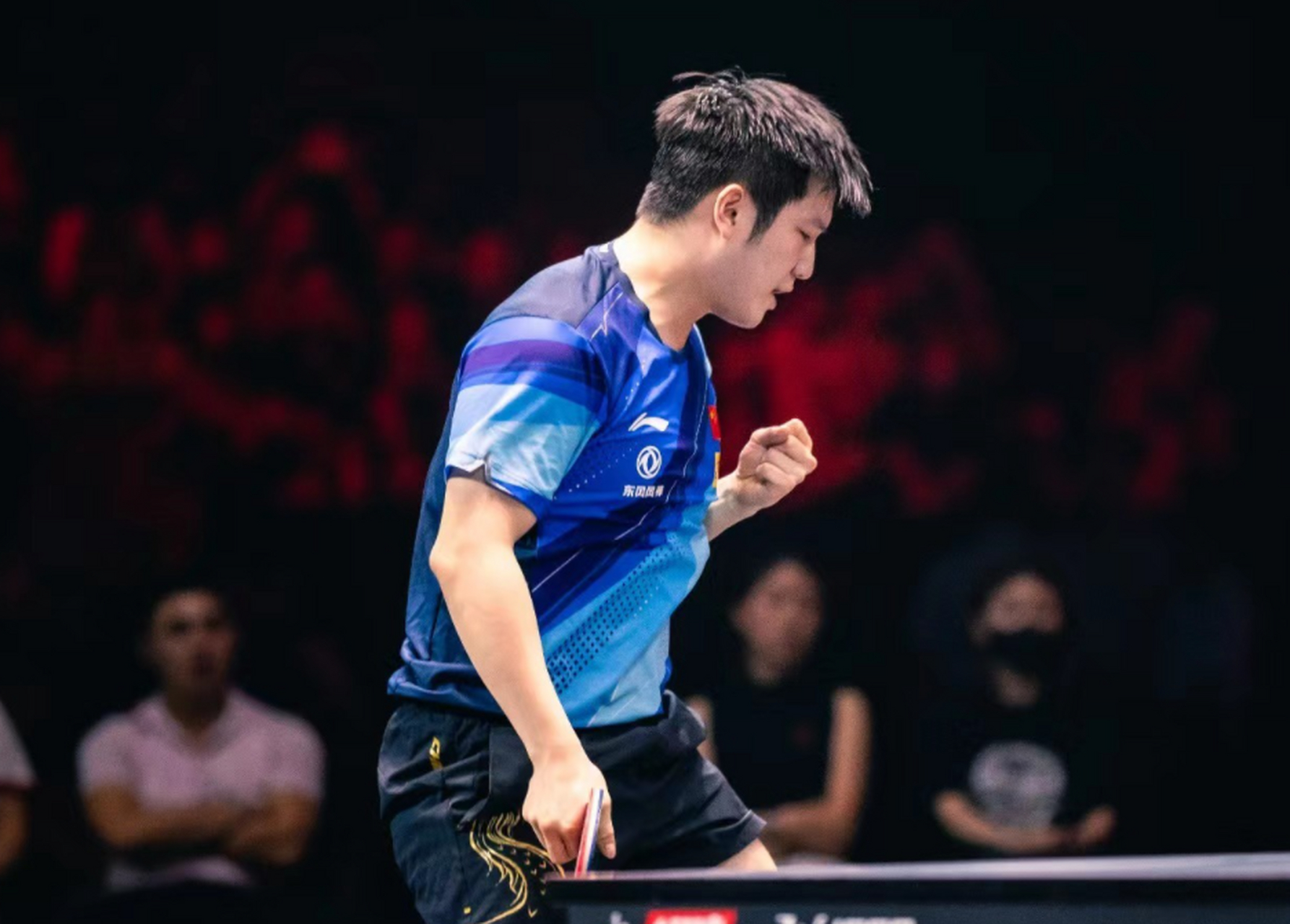 国乒热身赛男双循环赛第二轮樊振东/林高远3-1周启豪/于子洋  4局比分