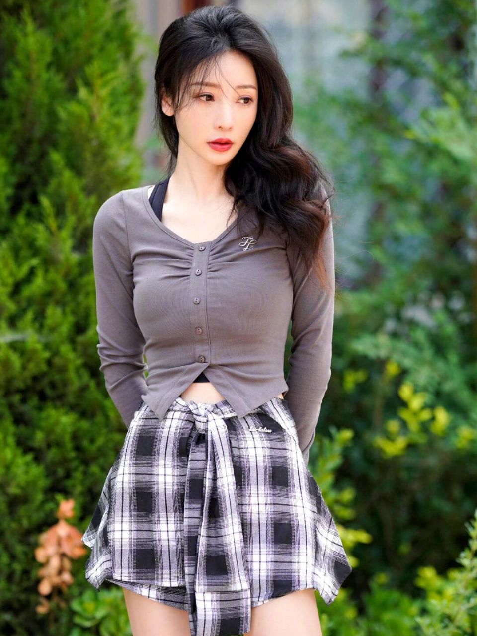 柳岩这身百元平价 穿搭有点东西!