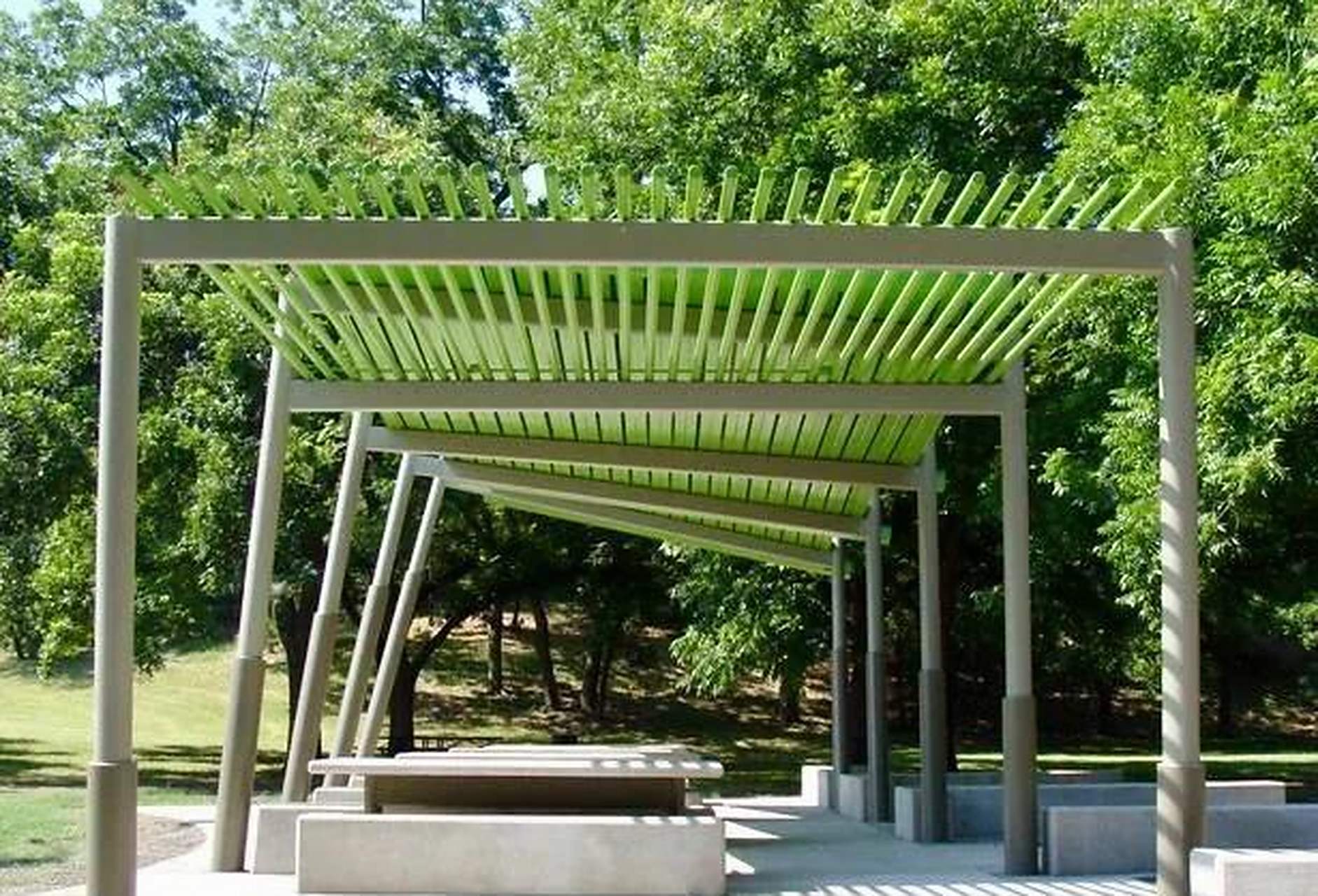 庭院中不可缺少的,就是休憩凉亭  现代休憩凉亭需要营造半私密性的