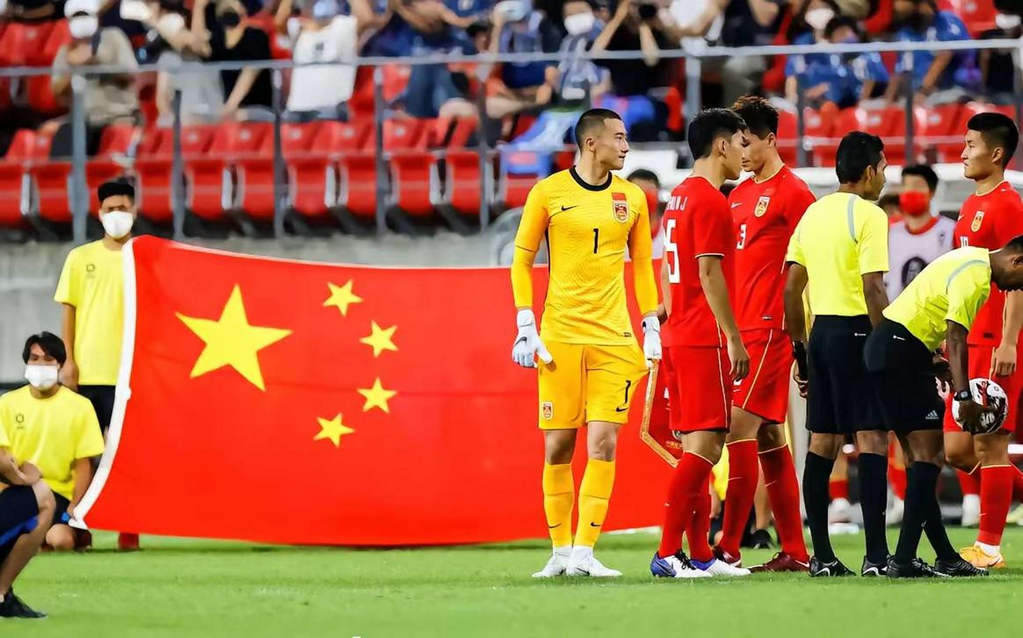 中国男足# 在今晚刚刚结束的中国男足国家队比赛中,中国男足国少队以