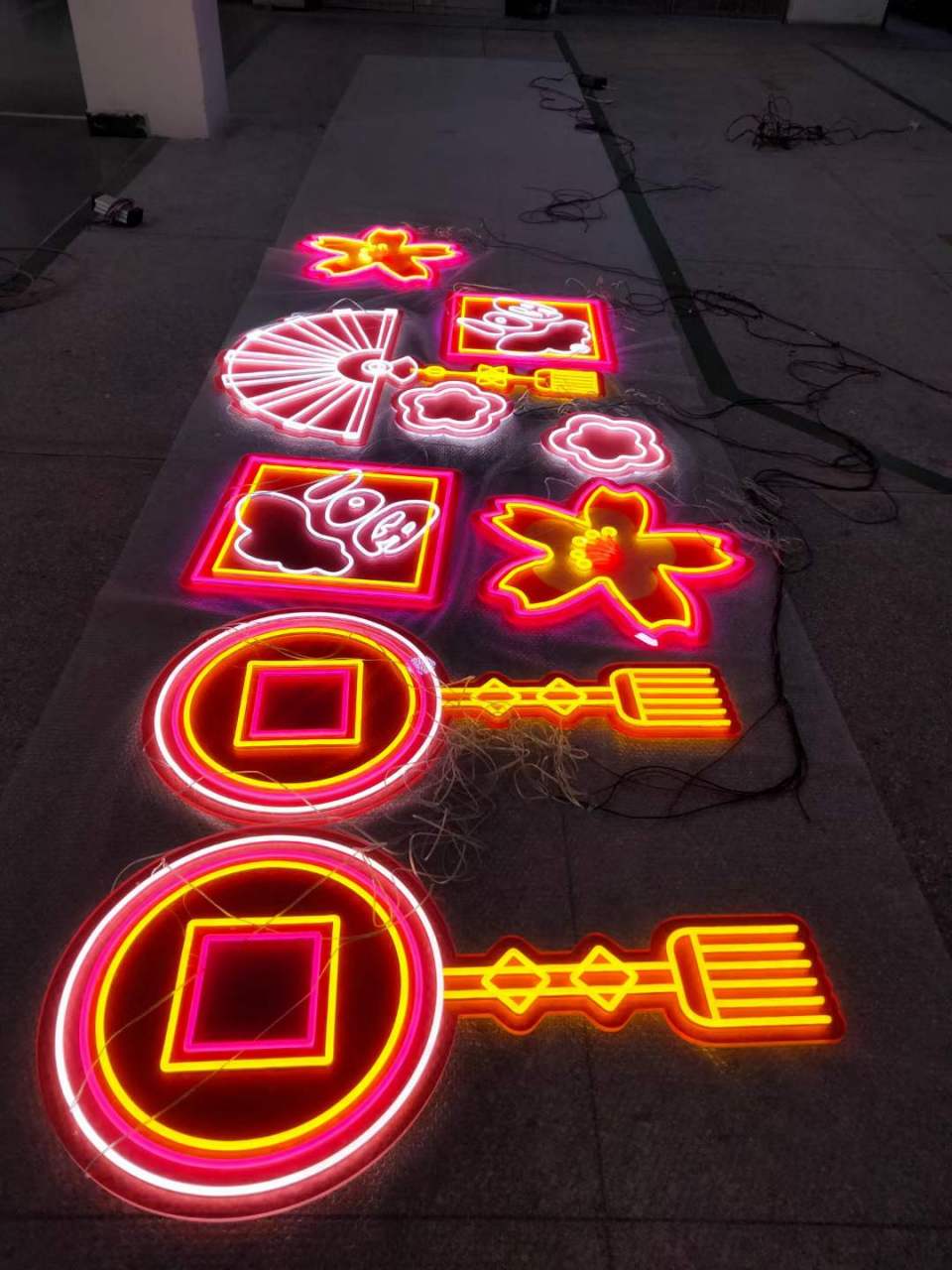 led夜光字 #led夜发光字# led夜发光字效果#发光字类型# led夜晚发光