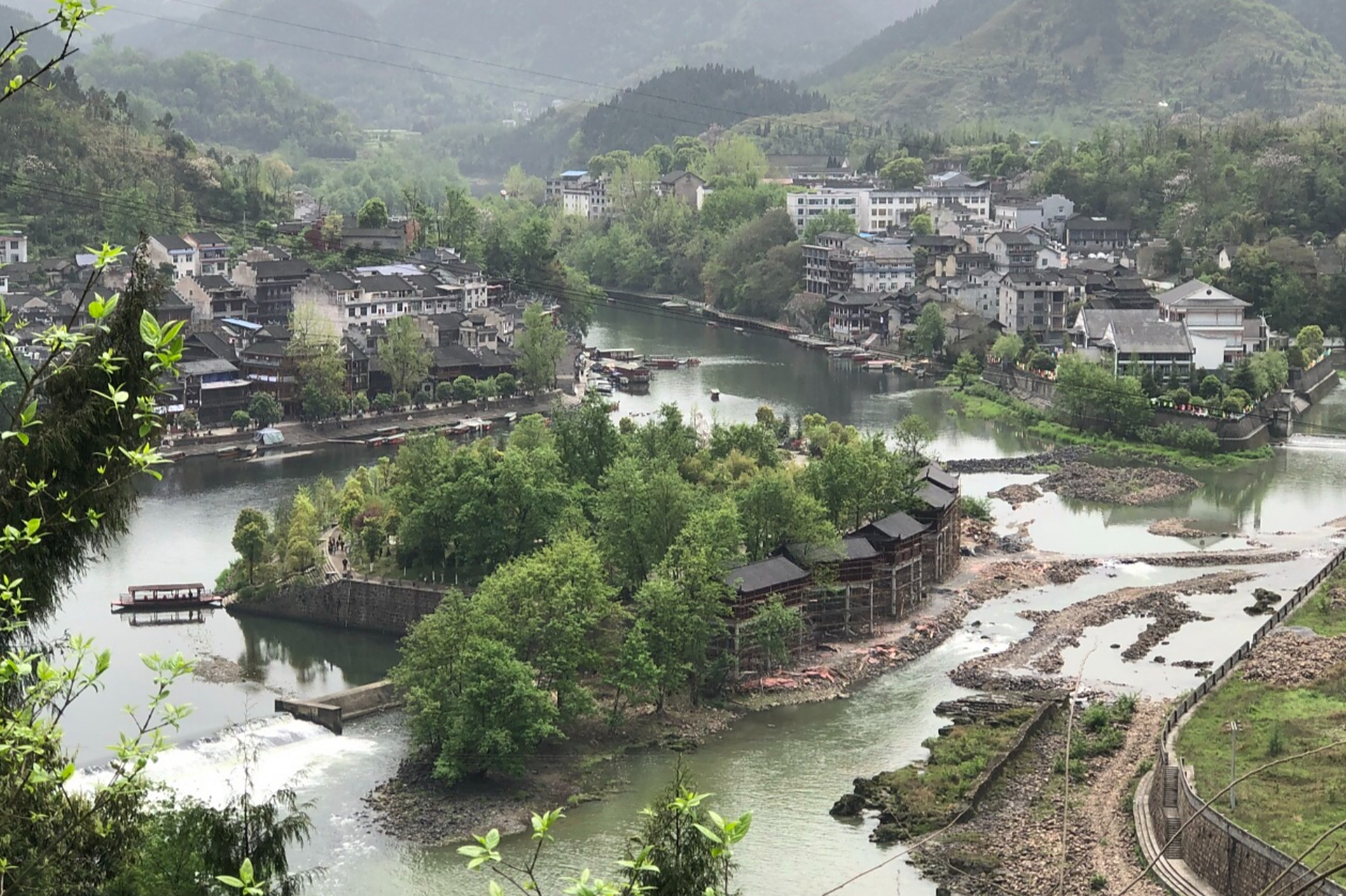 重庆白沙古镇,这里的街道和古楼,全部充满了烟火气息,仿佛瞬间就可以