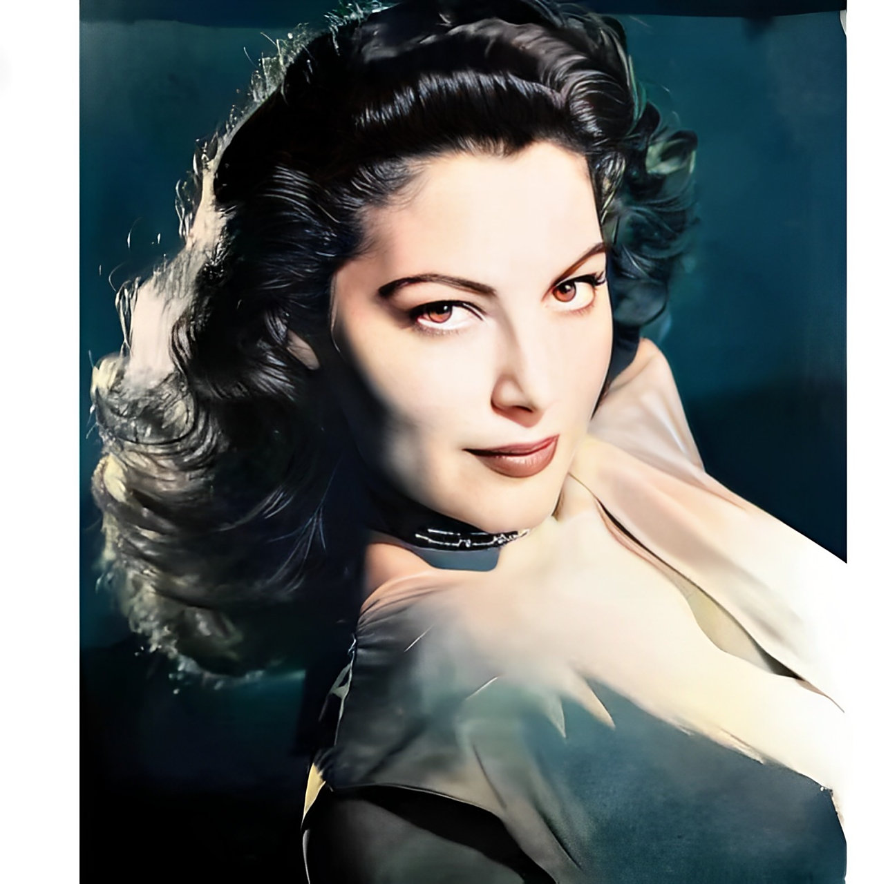 上世纪四五十年代,美国女演员艾娃·加德纳的惊艳绝代  她有一张迷人