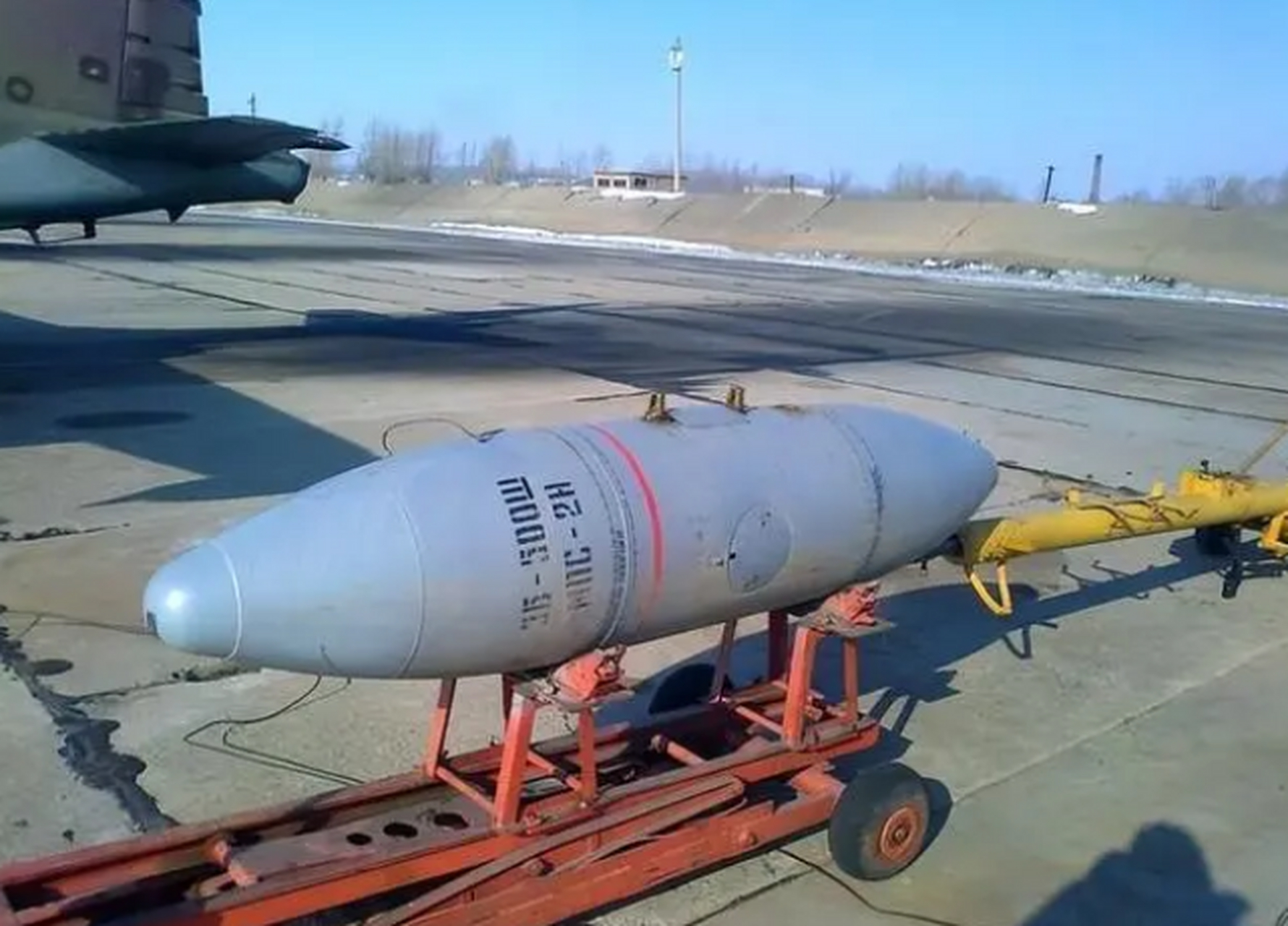 俄铝热弹轰炸,乌军机动营被烧毁,现场200多人全部被烧焦 克里姆林宫