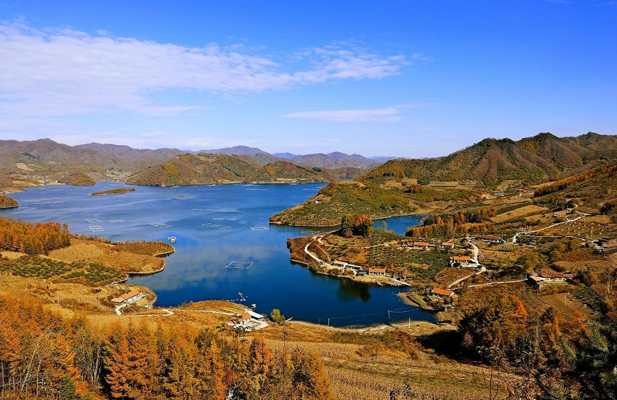 网红打卡地辽宁杠杠滴# 梁琴:绿江湾秋色 宽甸旅游摄影协会