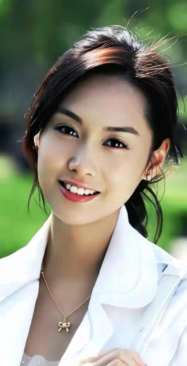 美女影星朱茵靓丽风采!