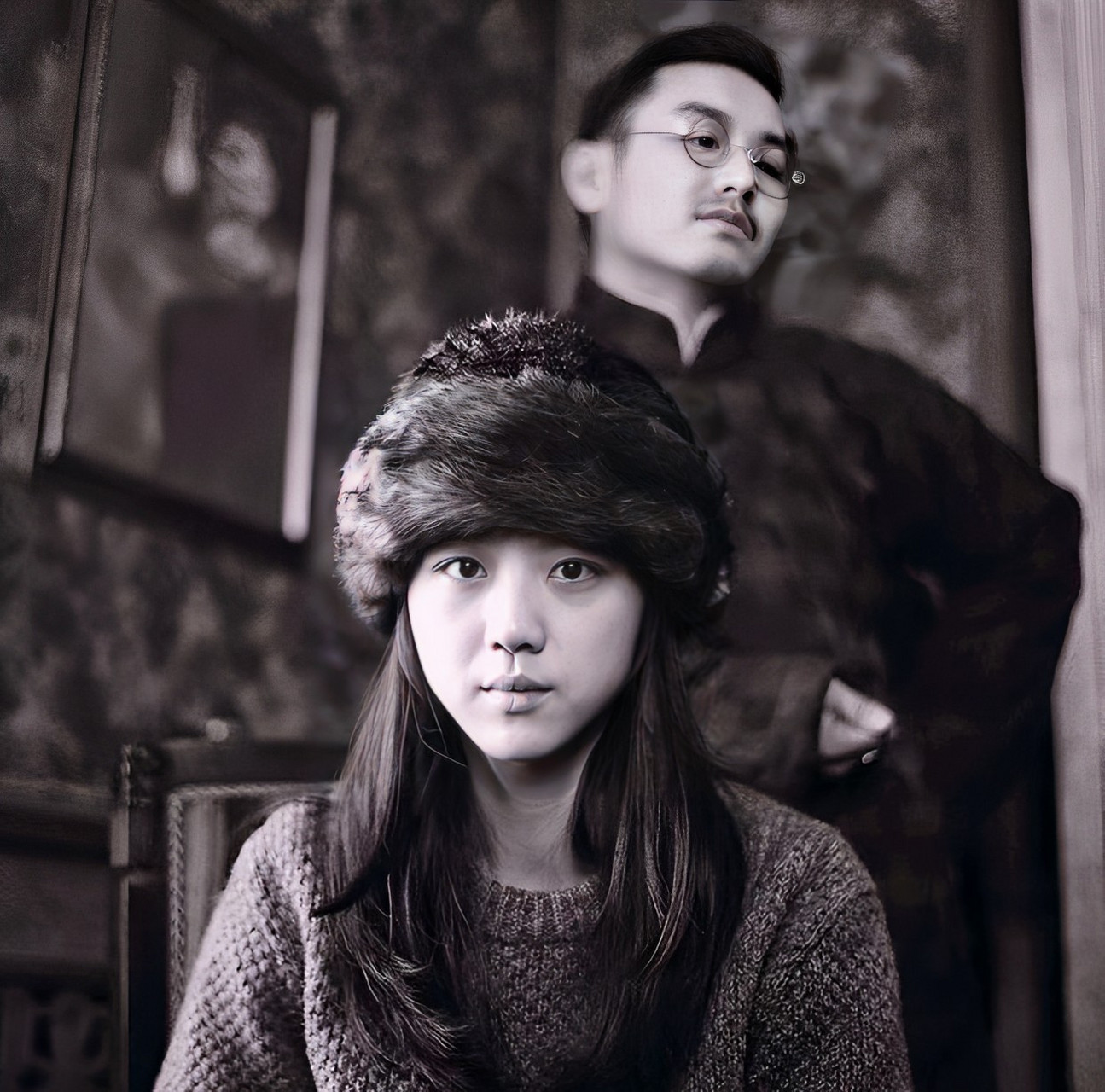 1938年,萧红与端木蕻良结婚,并生下了萧军的孩子.