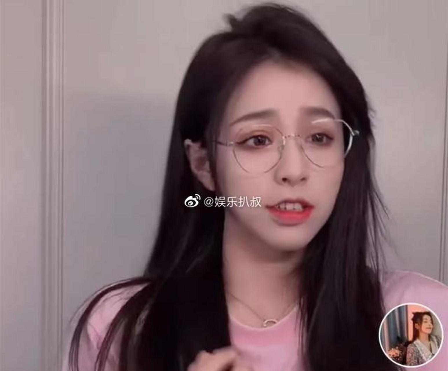 gif创作人# 刘思瑶首次秀身材,露出马甲线后网友愣住,真没用"影替"?