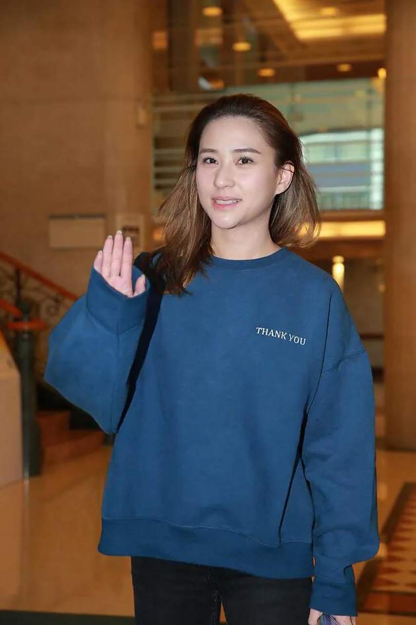 "赌王"两个女儿,何超莲和何超欣两个人的颜值相差实在是太大了!