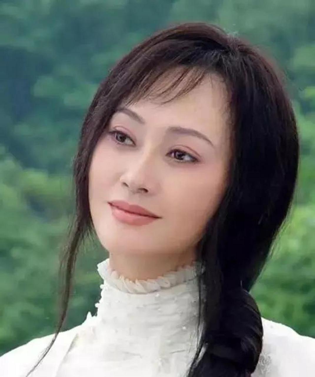 百家号星火计划# "蛙女"宋佳真漂亮 [赞] [赞] [赞]