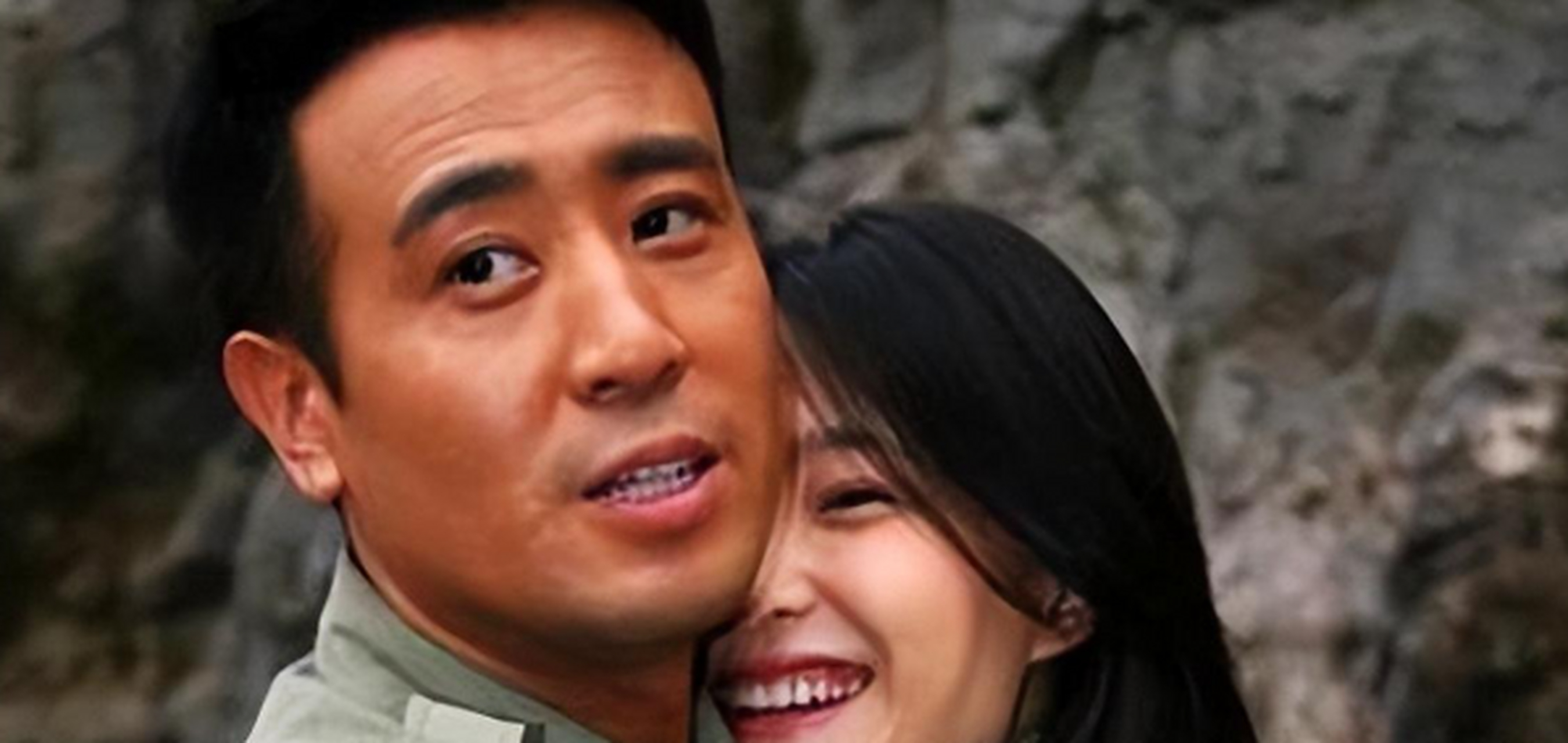 于和伟乱睡门后露面,与风波女主眼神躲闪刻意避嫌,王丽坤再受累!