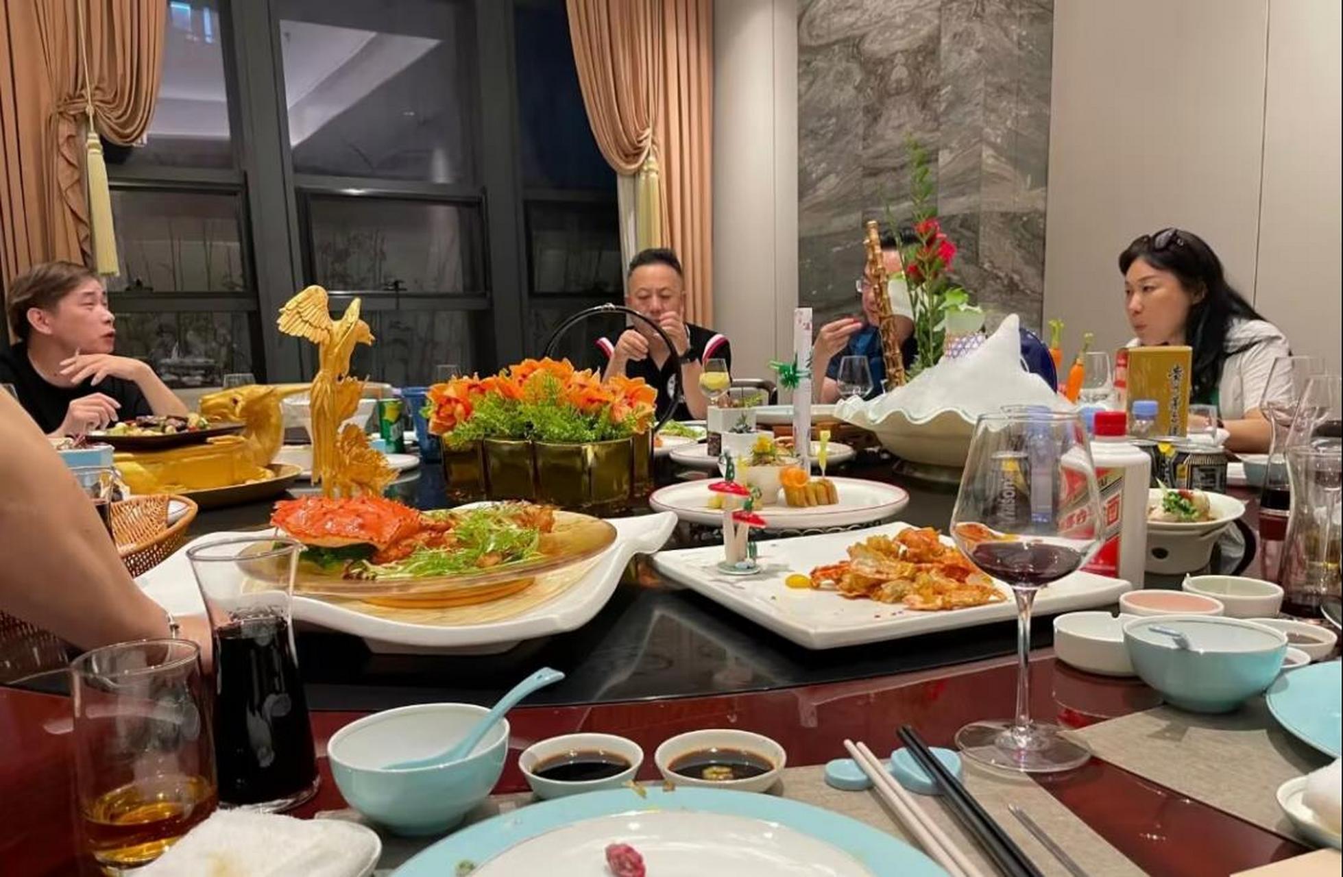 建议男人:陪领导参加酒局,一定要明白这4句"暗语",早知道早升职!