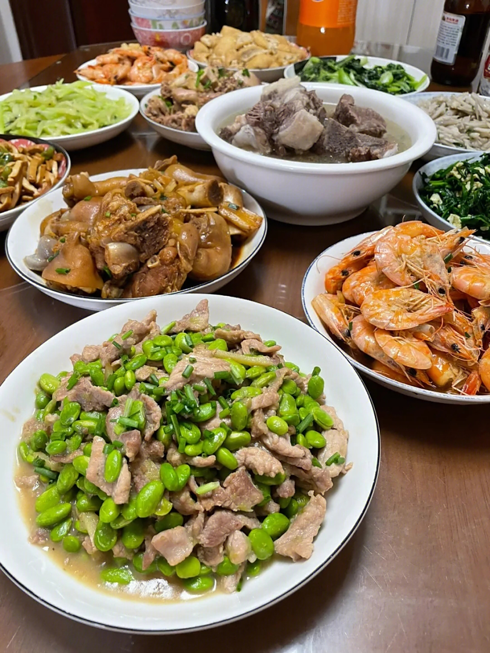 图一,广东普通家庭吃晚饭 图二,江苏普通家庭吃晚饭 图三,重庆普通