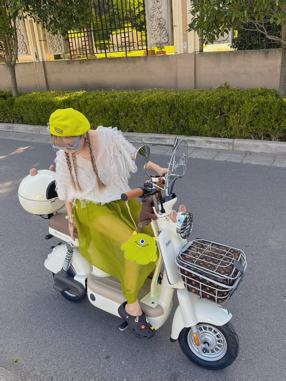 雅迪摩登01改装后～复古风爱惨了7575  给女儿安排了新坐骑