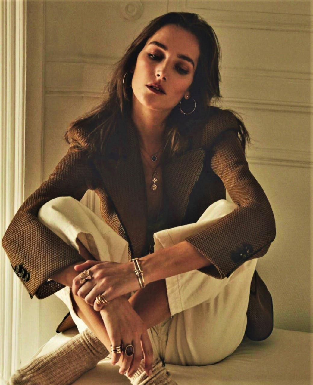 法国超模约瑟芬·勒·图阿,2月西班牙版《elle》华丽摄影