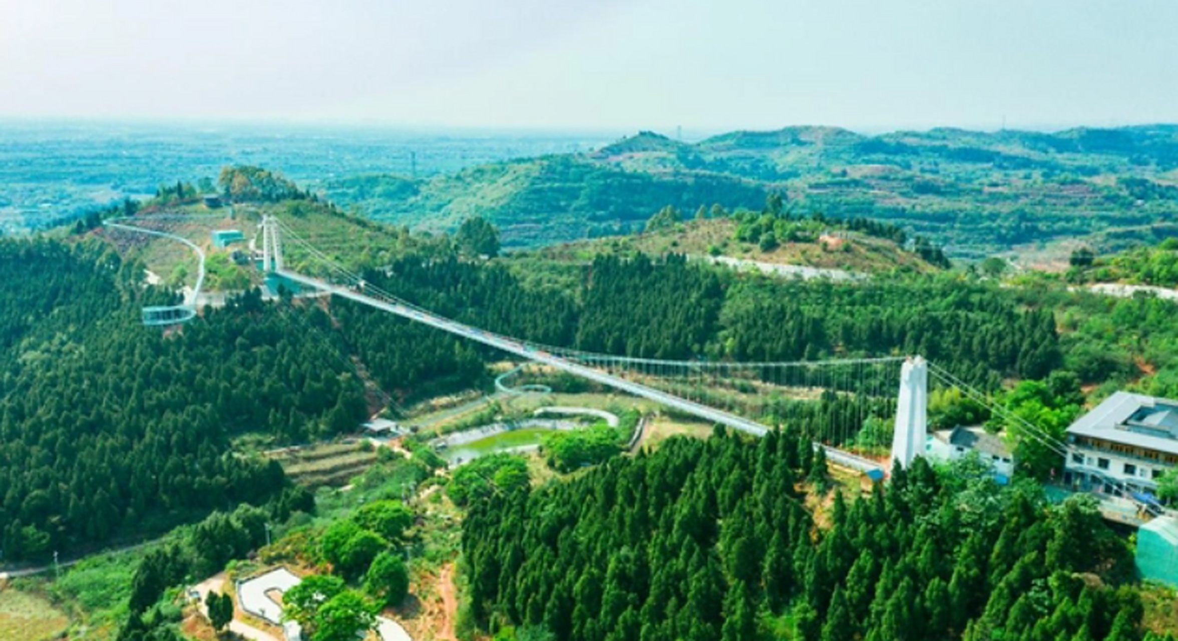 玉皇养生谷是国家3a级旅游景区,园内建有川内首条国家登山健身步道,除