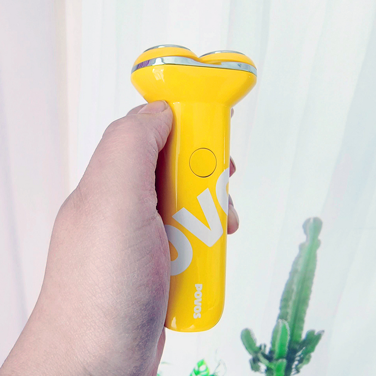 奔腾全新炫彩剃须刀pq3803  胡子是男人的魅力,但如果不精心修整,就会