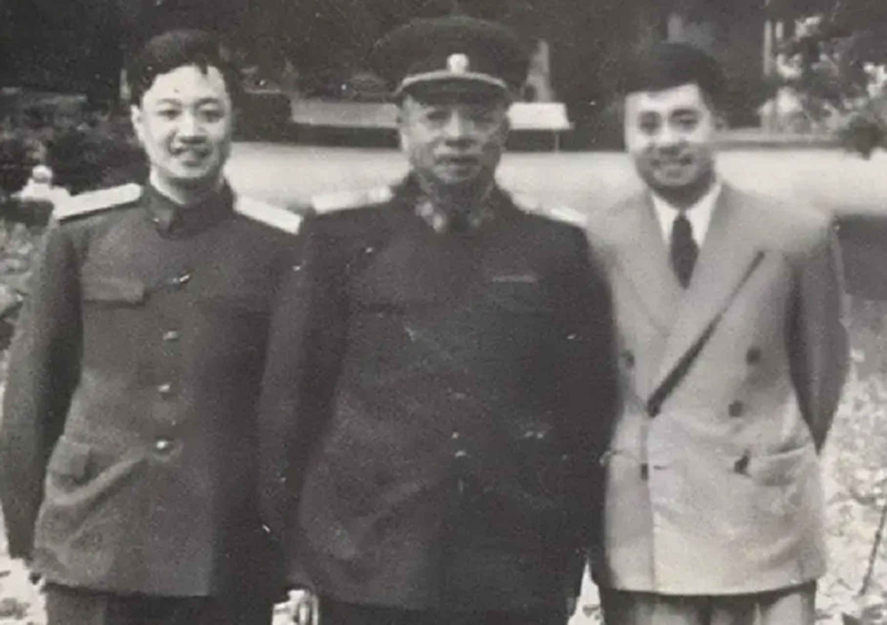 1954年,彭老总和警卫参谋景希珍的唯一合影,患难与共,不离不弃
