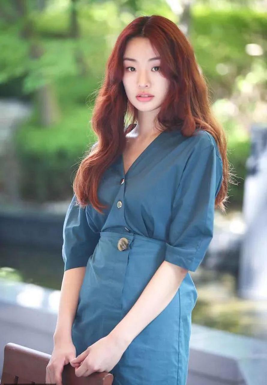 精玫面容,气质优雅的斯蒂芬妮李