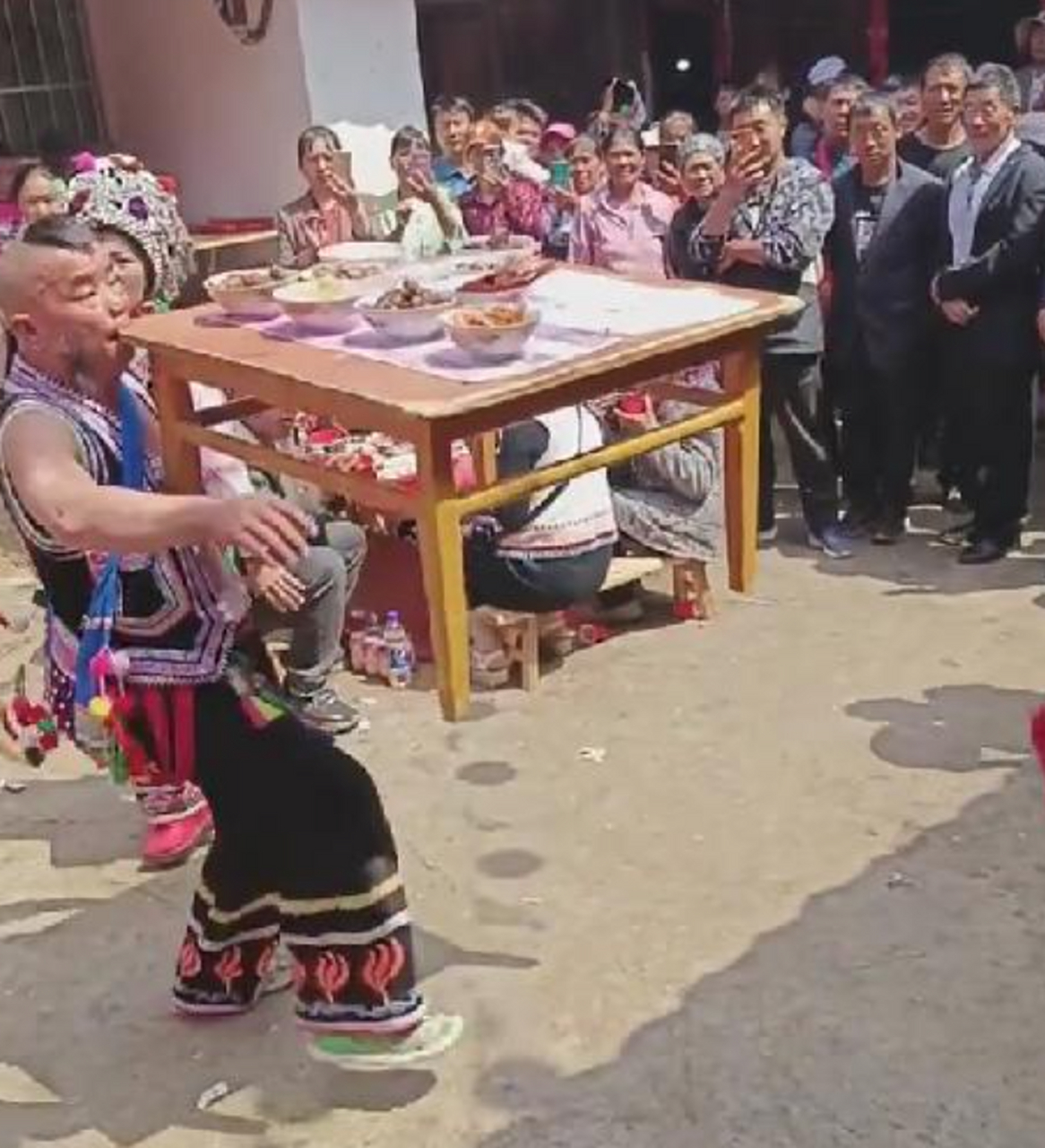 大哥这个铁齿钢牙真的是太厉害了