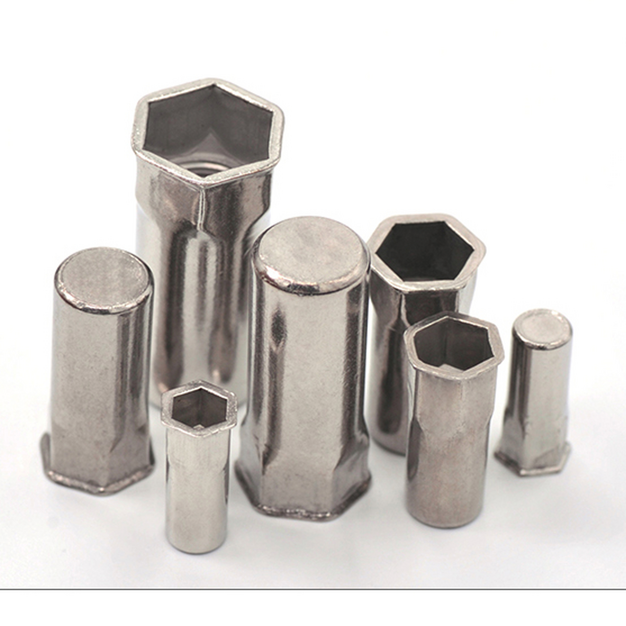 六角铆螺母在汽车,航空,铁道,开关,仪器,家具,制冷,电梯,装饰等轻工