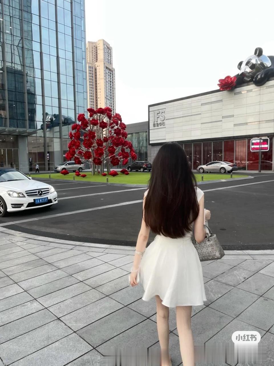 【黑长直发型之发尾怎么剪?