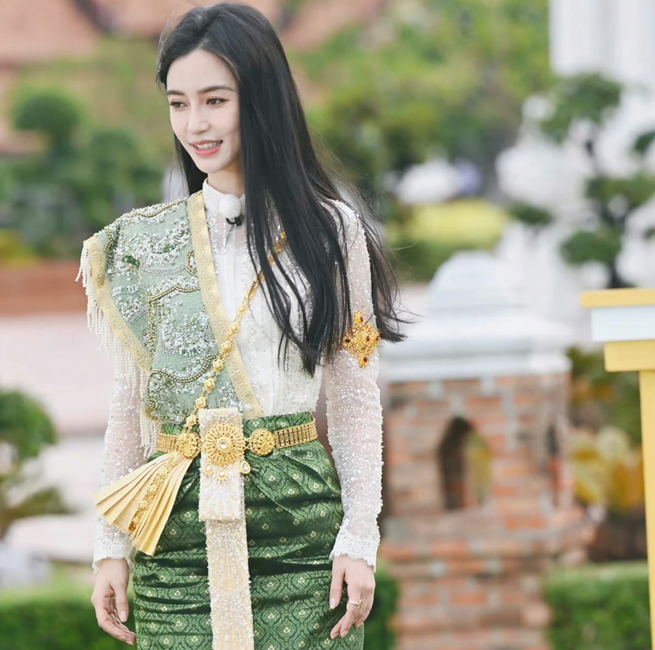 angelababy最新跑男泰国录制,造型美出新高度