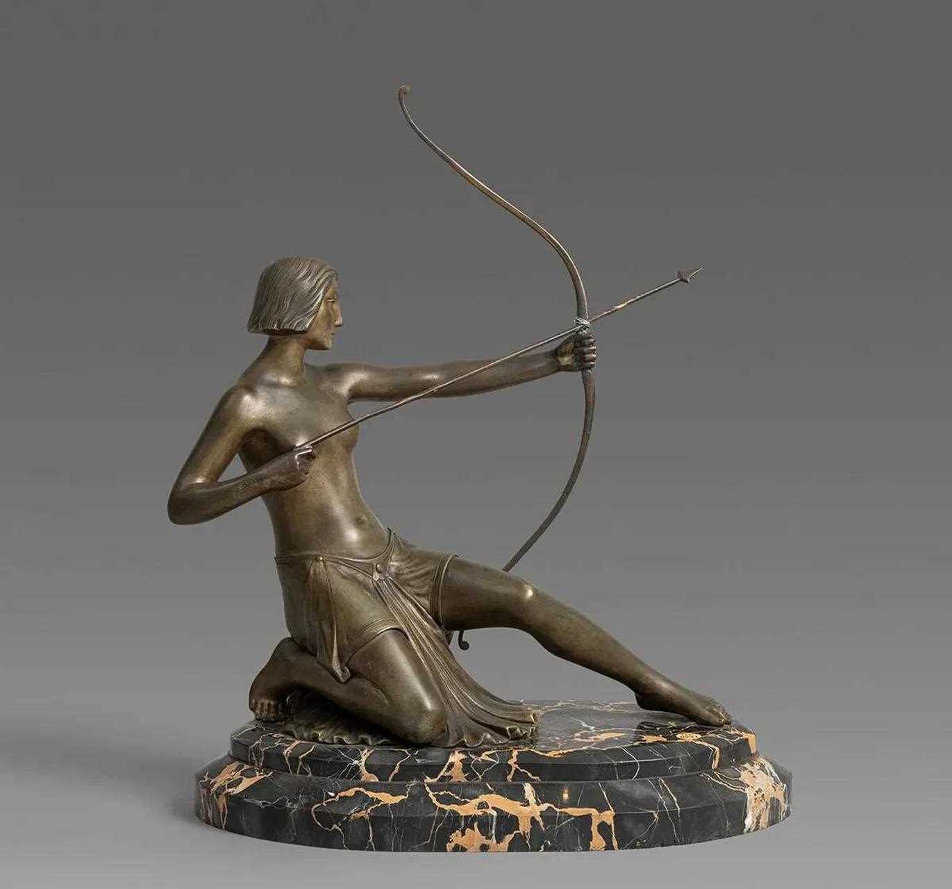 女猎神狄安娜伏猎装饰艺术风格,1925年沙龙金奖作品.