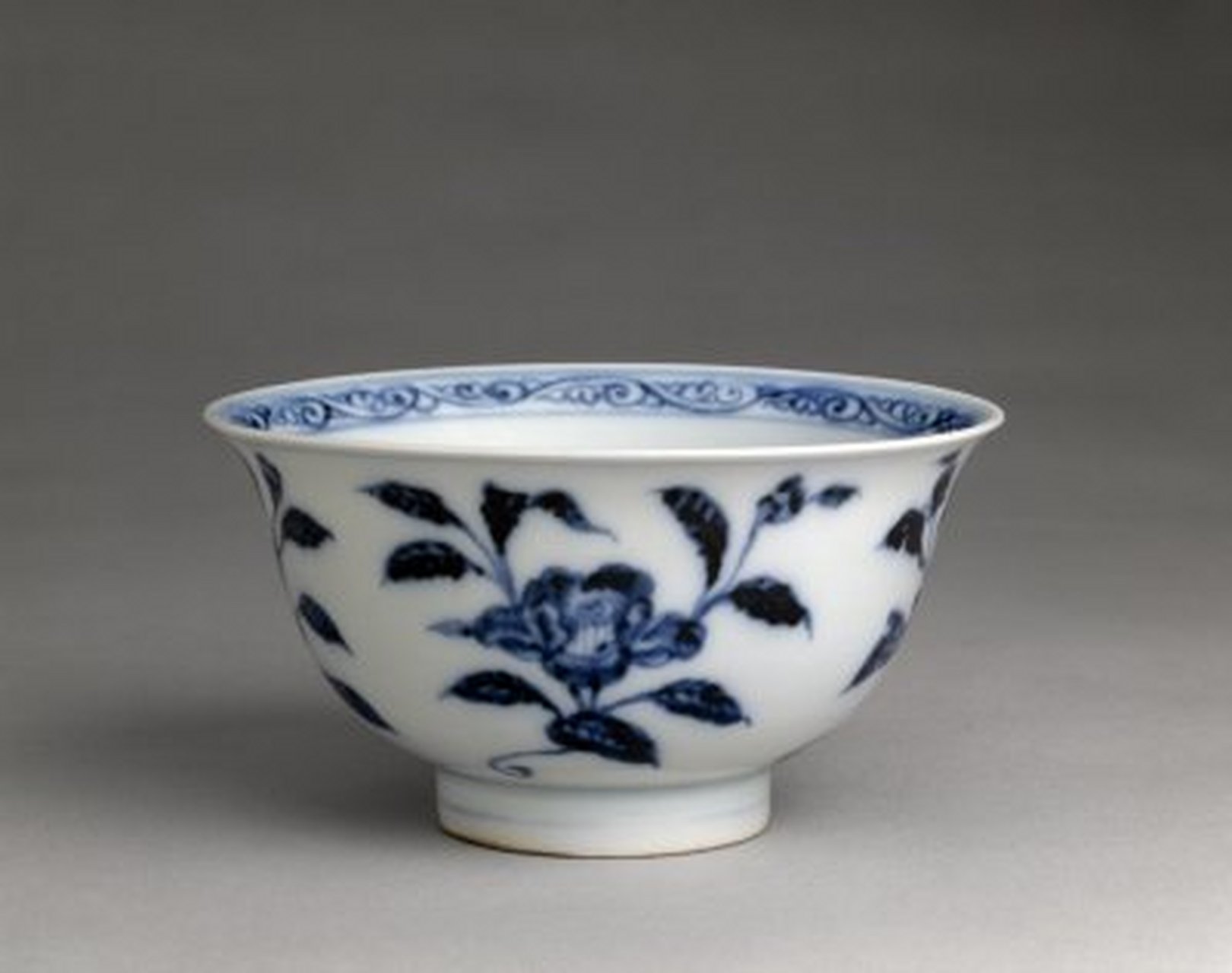 始见于南北朝时期的陶瓷器上,隋,唐两代盛行.