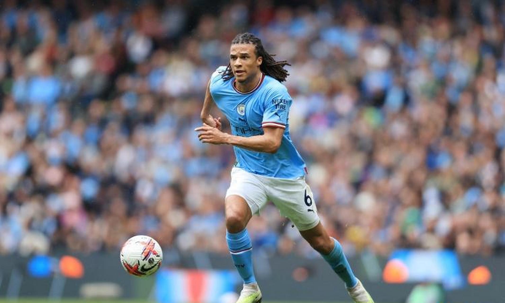 阿克:欧冠传球成功率最高,曼城中卫完美统治比赛节奏  阿克在本赛季的