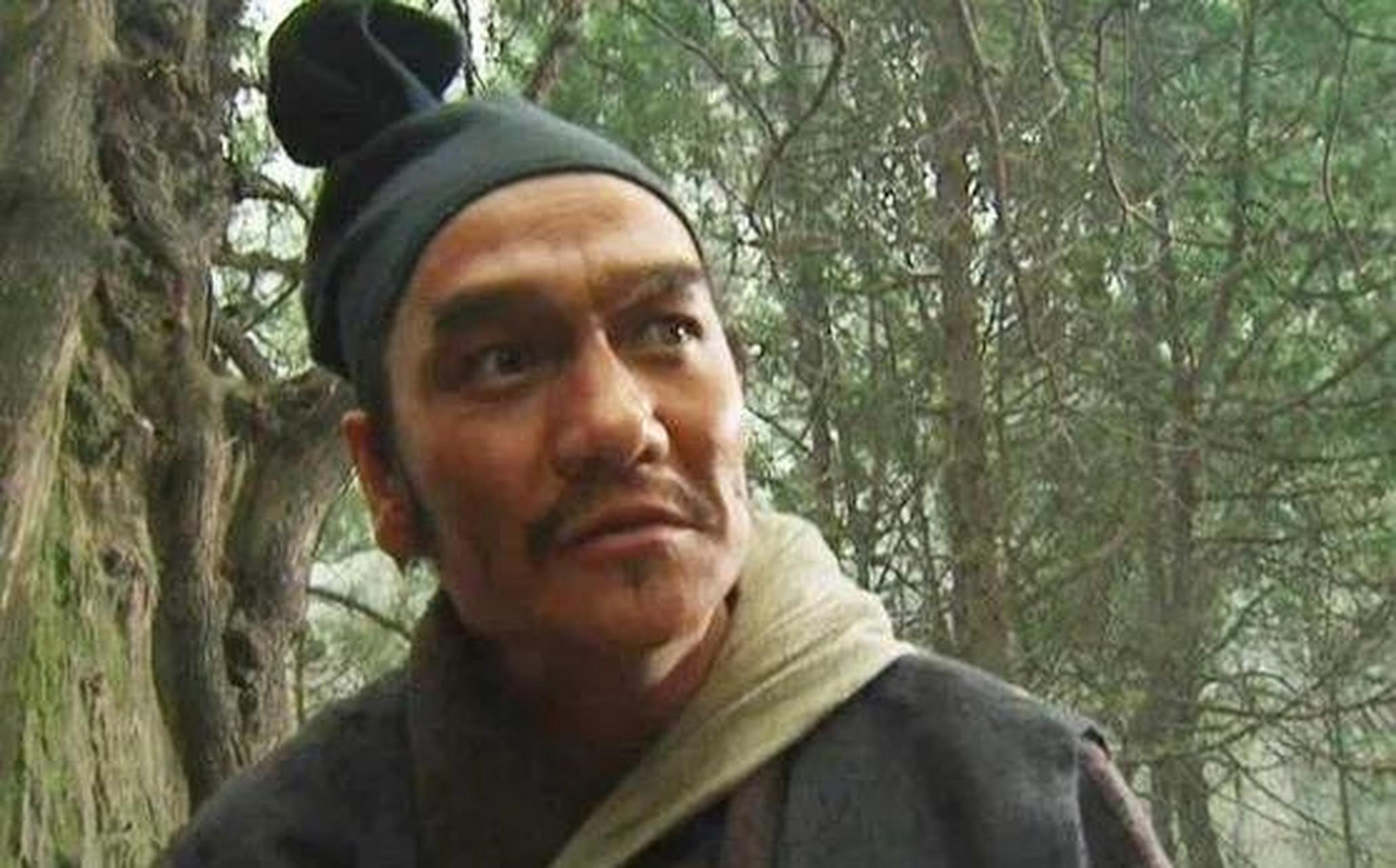 近日,98版《水浒传》中的时迁扮演者孟耿成,与孙二娘的扮演者梁丽在