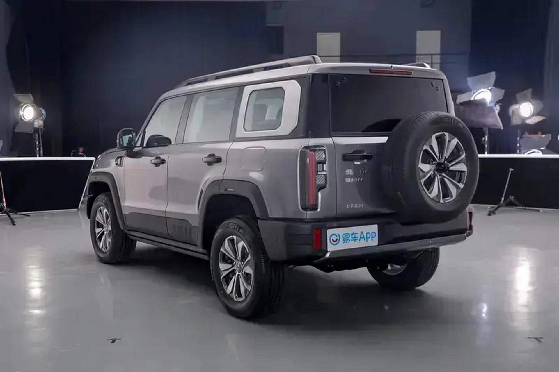 58万元起】10月17日,全新北京bj40城市猎人版正式开启预售,包含三款