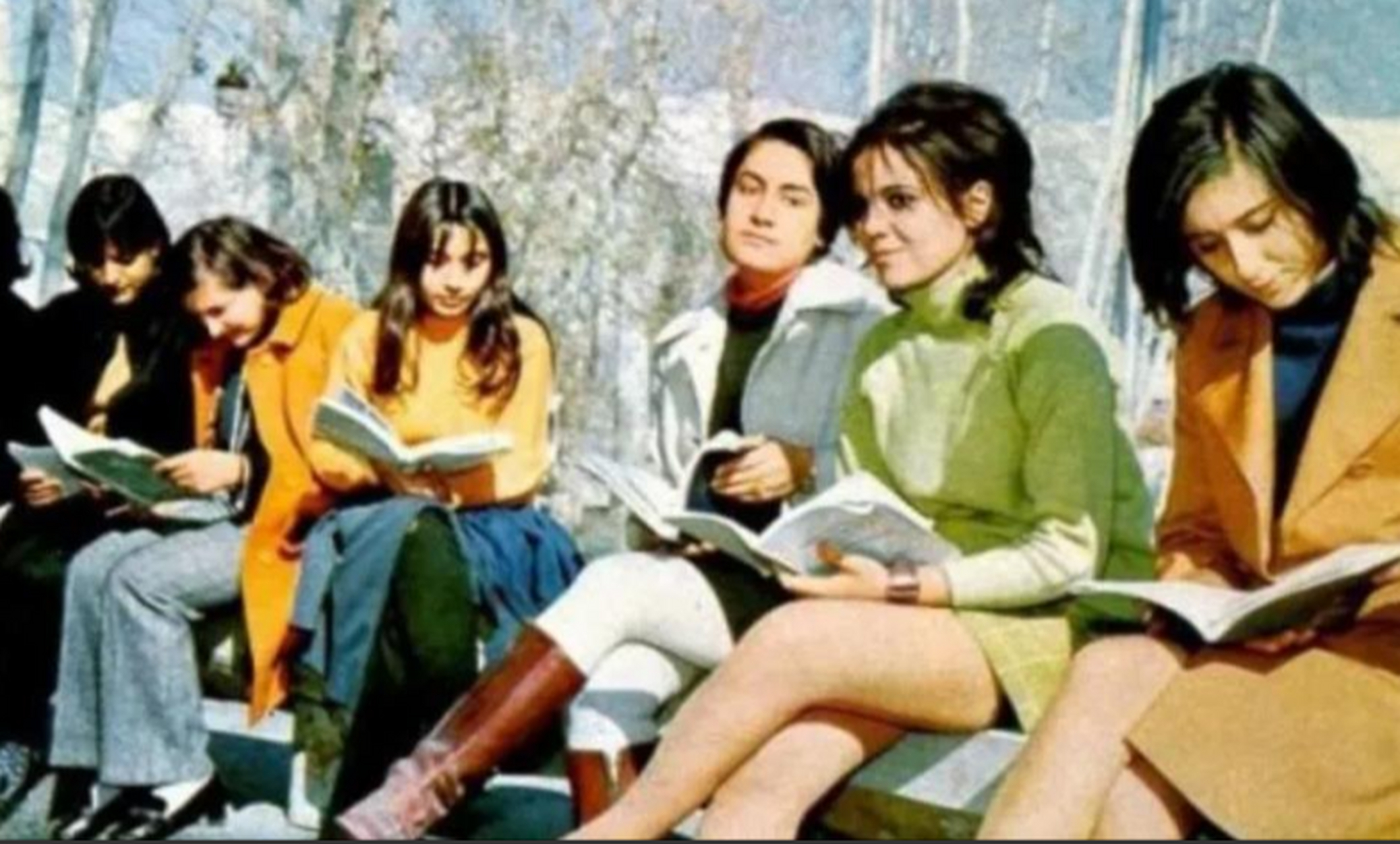 1979年前的伊朗,巴列维王朝手握数十万大军,为何不敢奋起一搏?